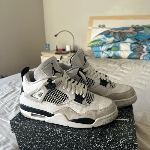 Air Jordan 4 Retro 'Military Black'