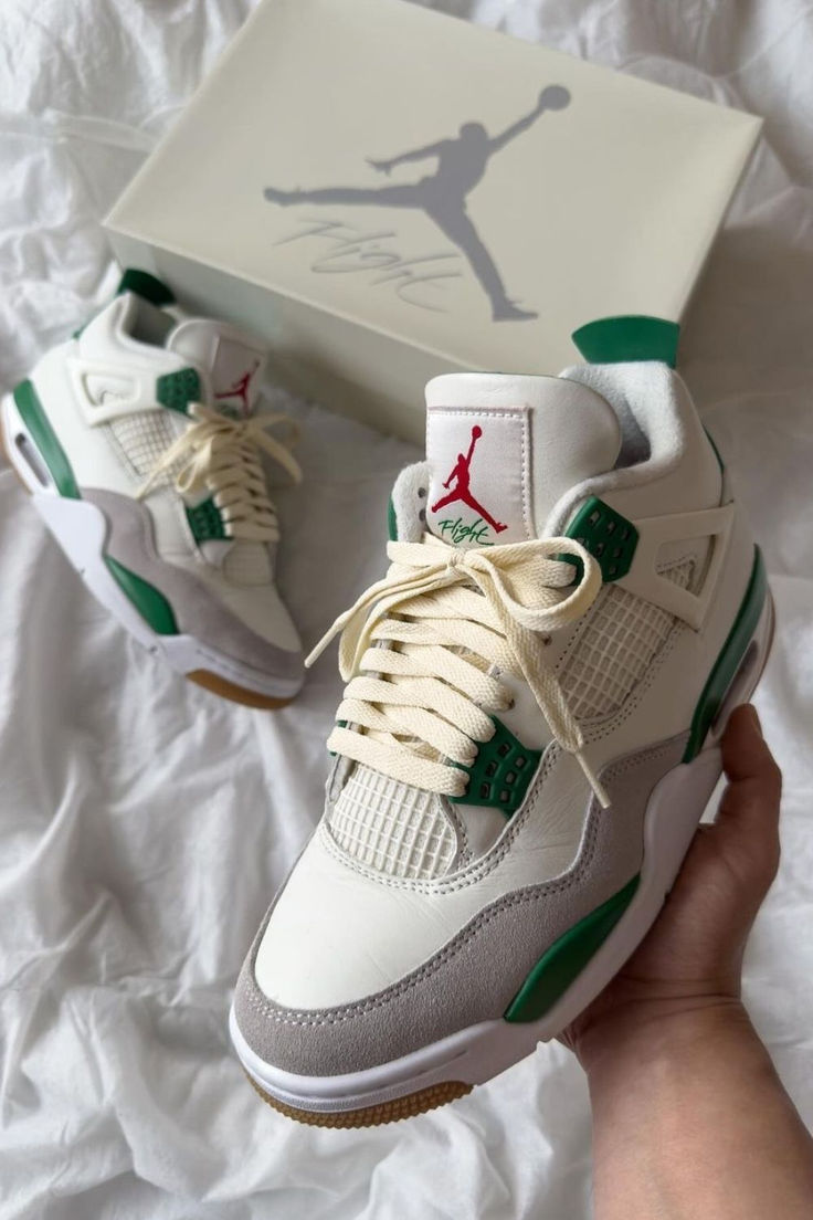 Air Jordan 4 Retro x Nike SB 'Pine Green