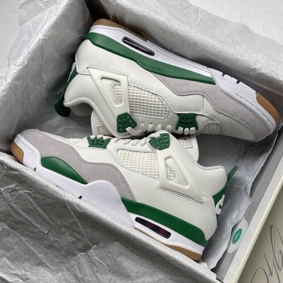 Air Jordan 4 Retro x Nike SB 'Pine Green