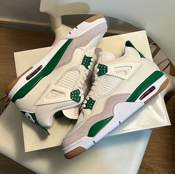 Air Jordan 4 Retro x Nike SB 'Pine Green